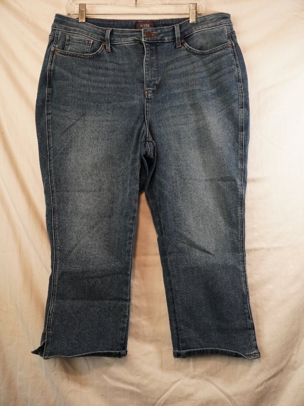 NYDJ Lift Tuck Women's Size 16 Medium Wash Cropped Jeans Released Hem